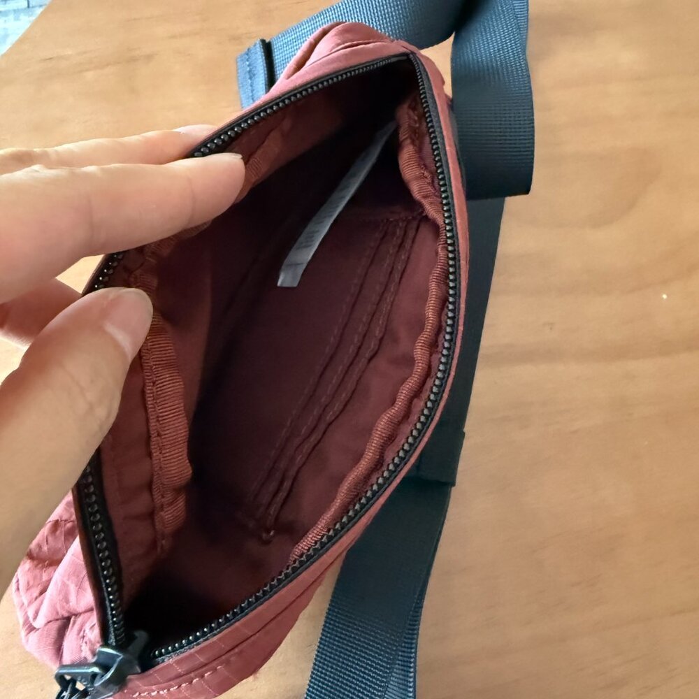 Lululemon Belt Bags & Waist Packs - Picture 3 of 4